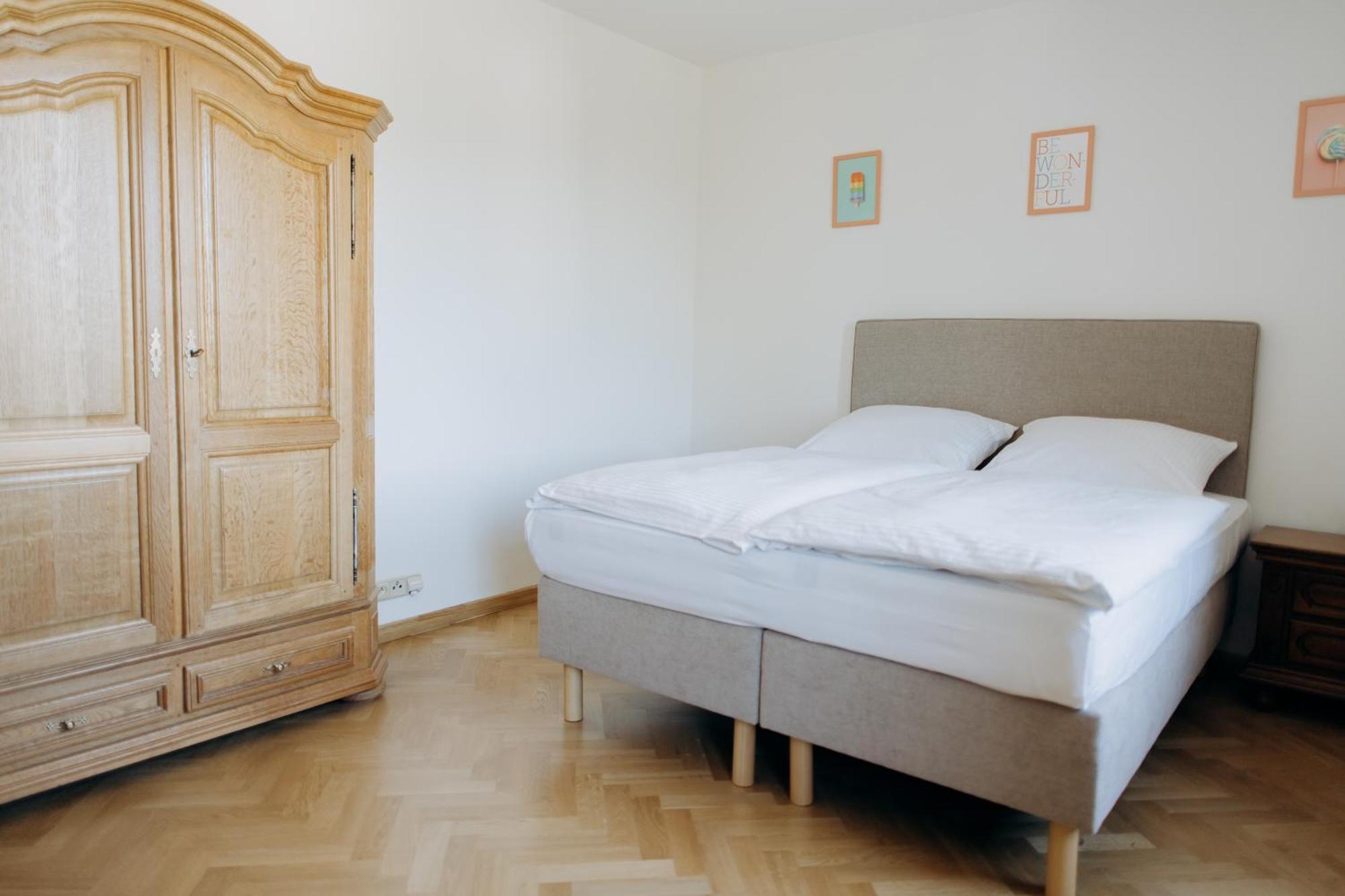 Familyvilla, New 4 Luxury Big Apartments, Parking - Prague, Prague