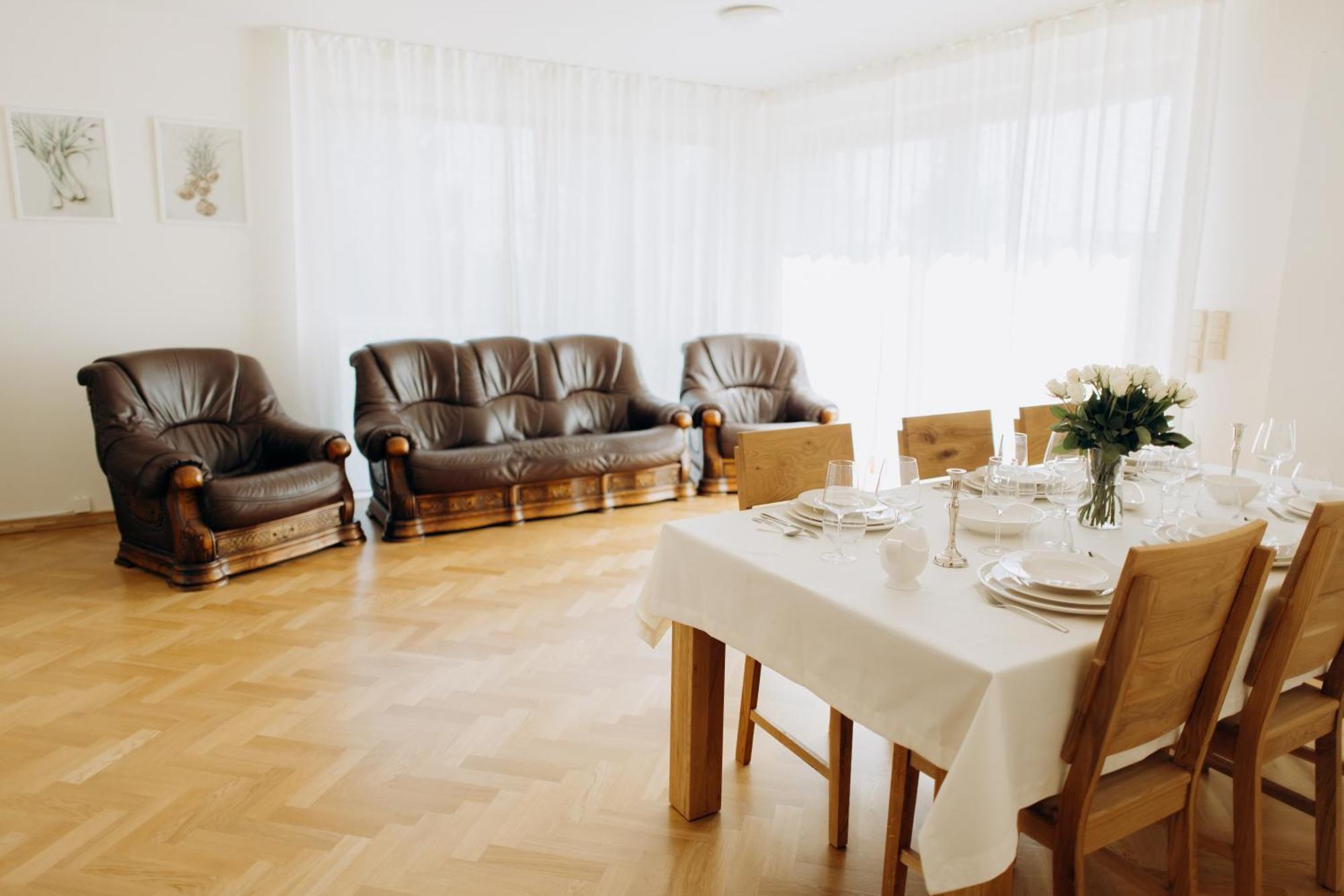 Familyvilla, New 4 Luxury Big Apartments, Parking - Prague — Photos 2